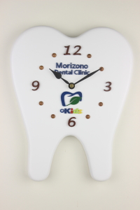 歯科医院様への開院祝い：歯の形の時計