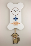 整形外科医院様への骨の形の振り子時計の詳細ページへ