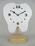 歯科医院様への開院祝いの「歯の形の置き時計004」の詳細ページへ