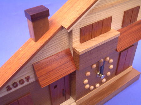 「新築祝い」に家の外観がそのままの時計はいかがですか。vol.48<