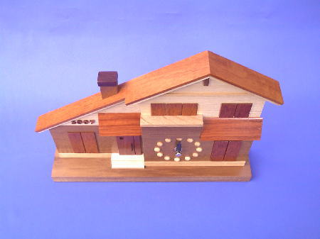 「新築祝い」に家の外観がそのままの時計はいかがですか。vol.48<