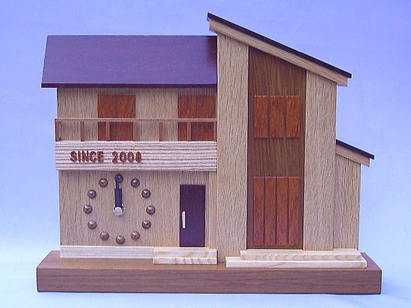 「新築祝い」に家の外観がそのままの時計はいかがですか。vol.50