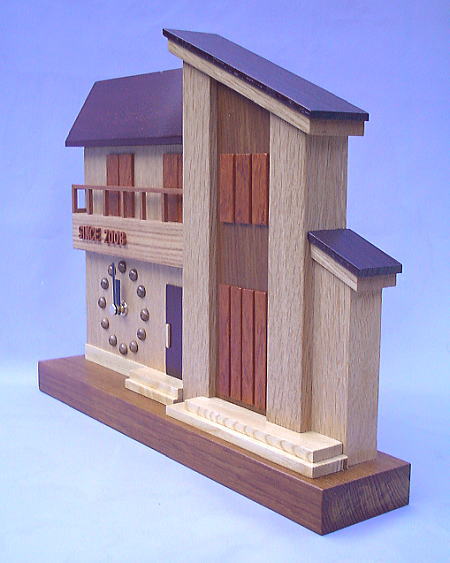 「新築祝い」に家の外観がそのままの時計はいかがですか。vol.50