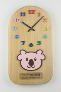 卒園記念品：園様のキャラクターと園名・記念日をお入れした掛け時計