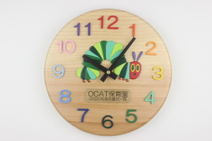 卒園記念品：園様のキャラクターをお入れした丸い掛け時計