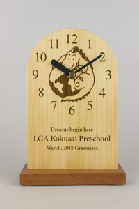 卒園記念品：「LCA国際プリスクール」様の「レーザー刻印」の置き時計