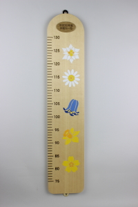 卒園記念：クラス名のお花をお入れした「身長計」
